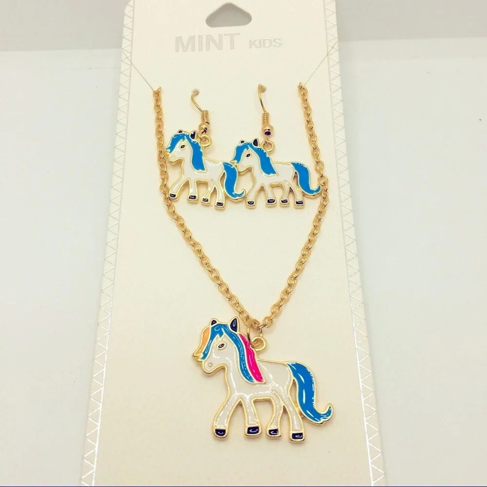 NECKLACE UNICORN & EARRINGS SET!! ADORABLE!